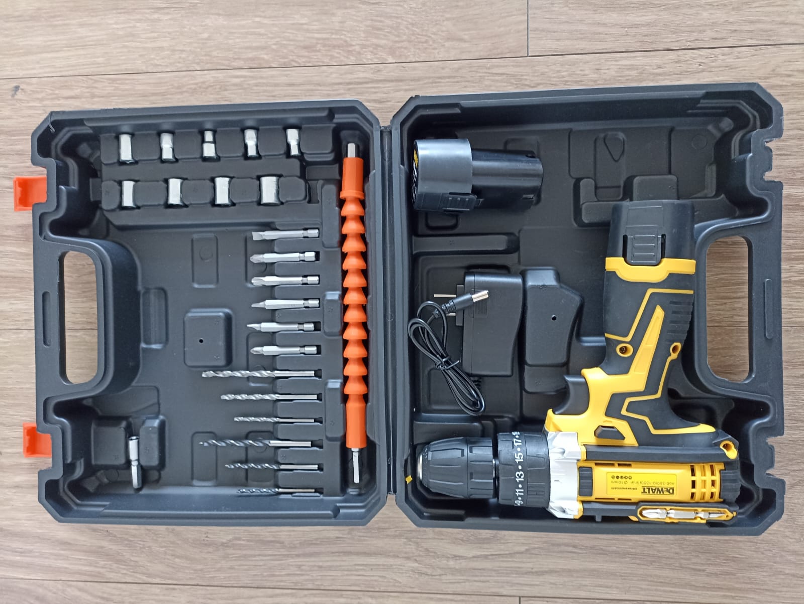 Miniatura 2 de TALADRO 1801 VOLTIOS  DEWALT
